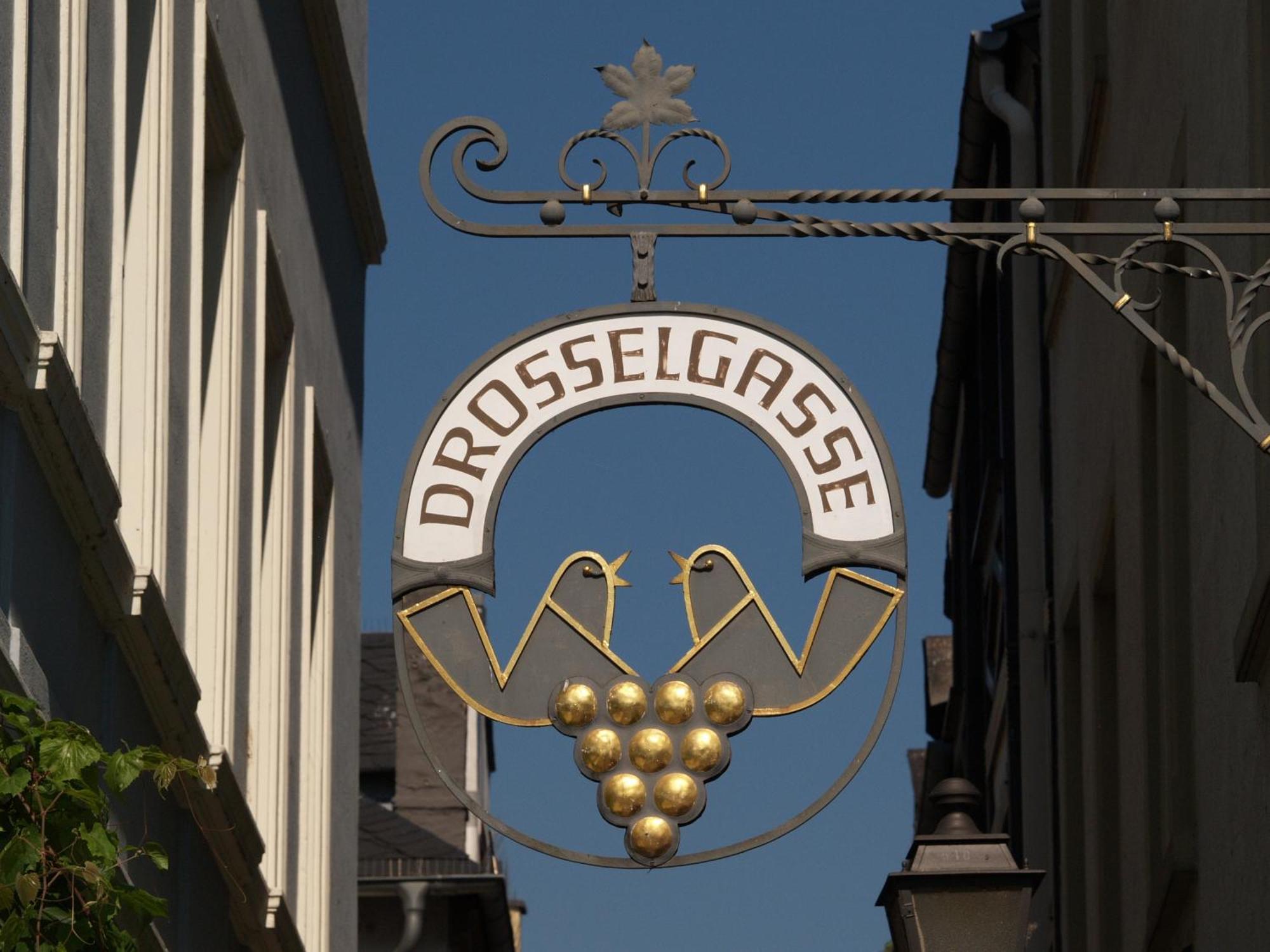 Hotel Trapp Rudesheim am Rhein Bagian luar foto